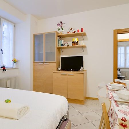 B&B And Apartments Al Duomo เตรนโต ภายนอก รูปภาพ