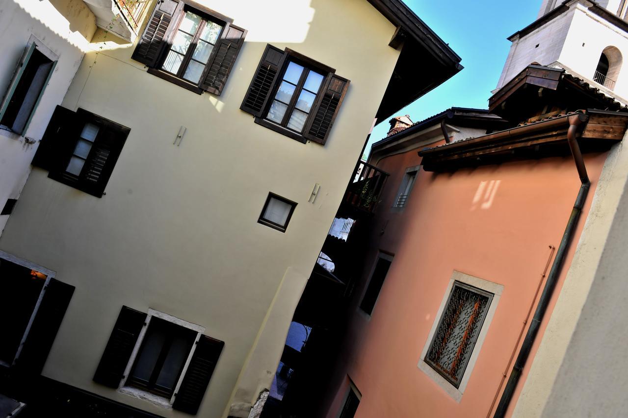B&B And Apartments Al Duomo เตรนโต ภายนอก รูปภาพ