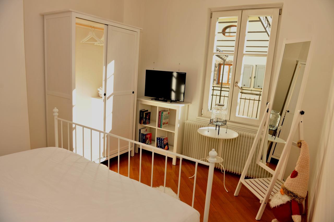 B&B And Apartments Al Duomo เตรนโต ภายนอก รูปภาพ