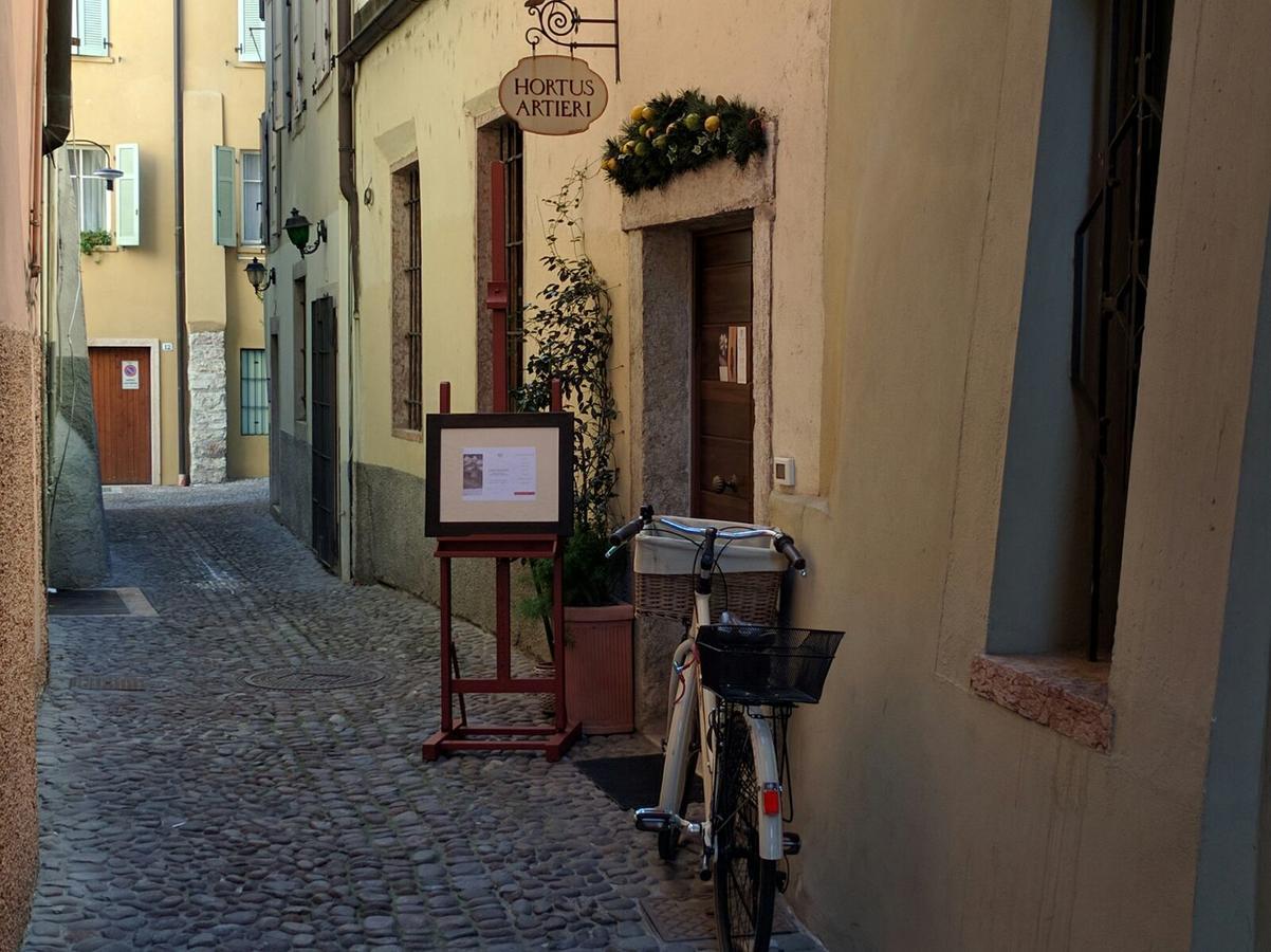B&B And Apartments Al Duomo เตรนโต ภายนอก รูปภาพ
