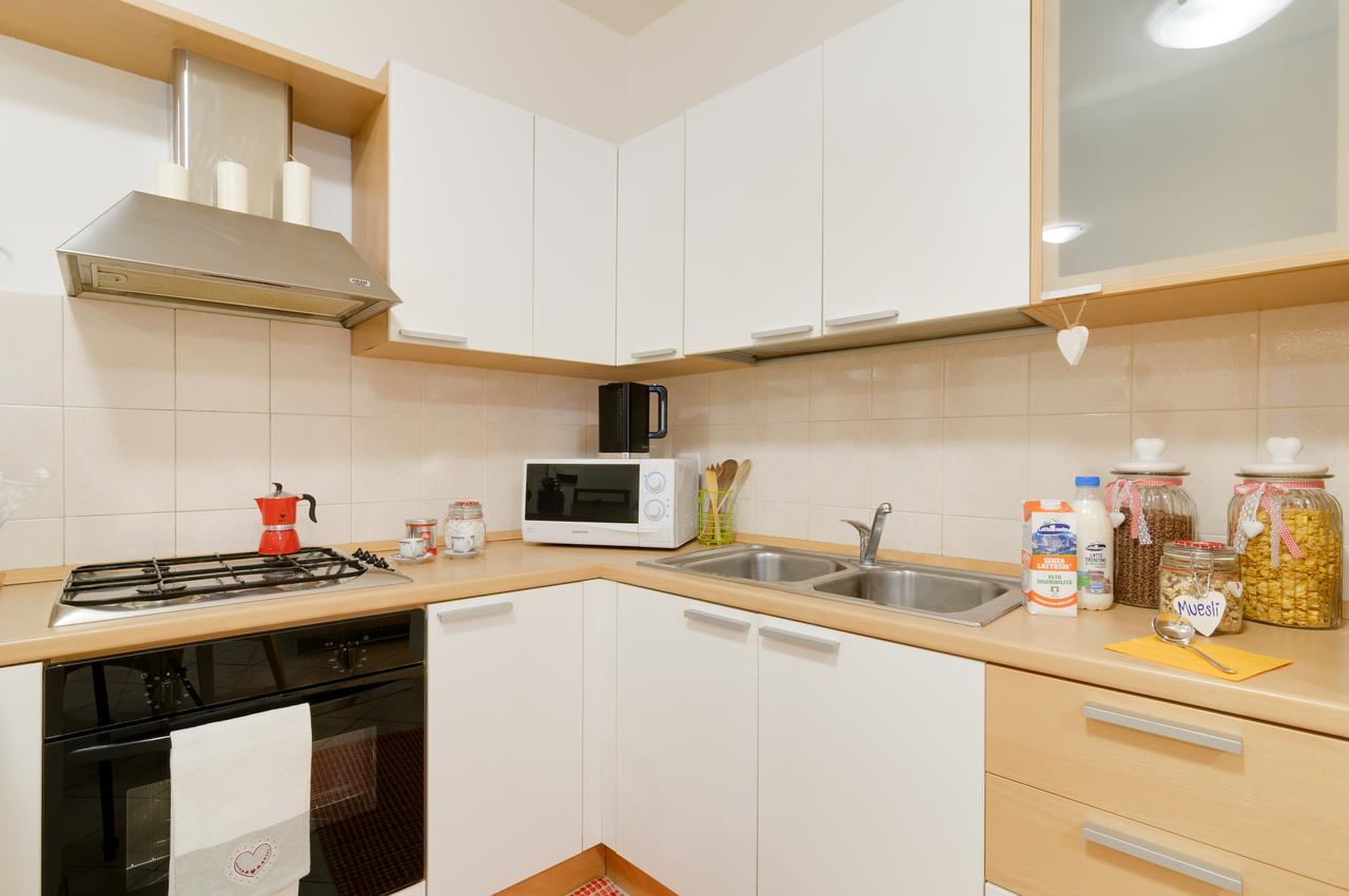 B&B And Apartments Al Duomo เตรนโต ภายนอก รูปภาพ