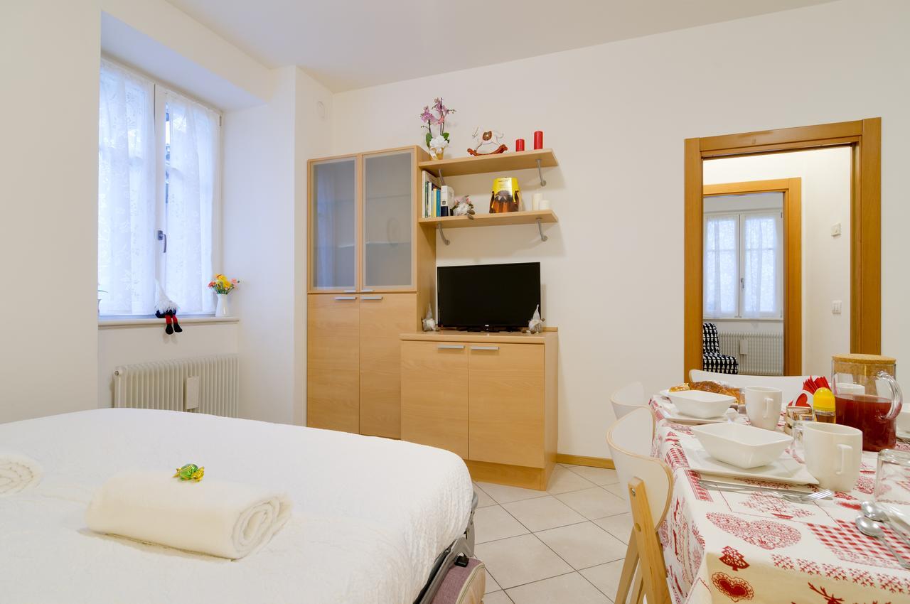 B&B And Apartments Al Duomo เตรนโต ภายนอก รูปภาพ