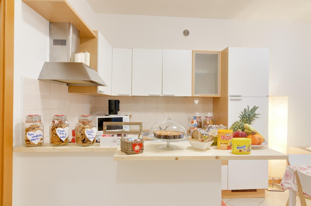 B&B And Apartments Al Duomo เตรนโต ภายนอก รูปภาพ