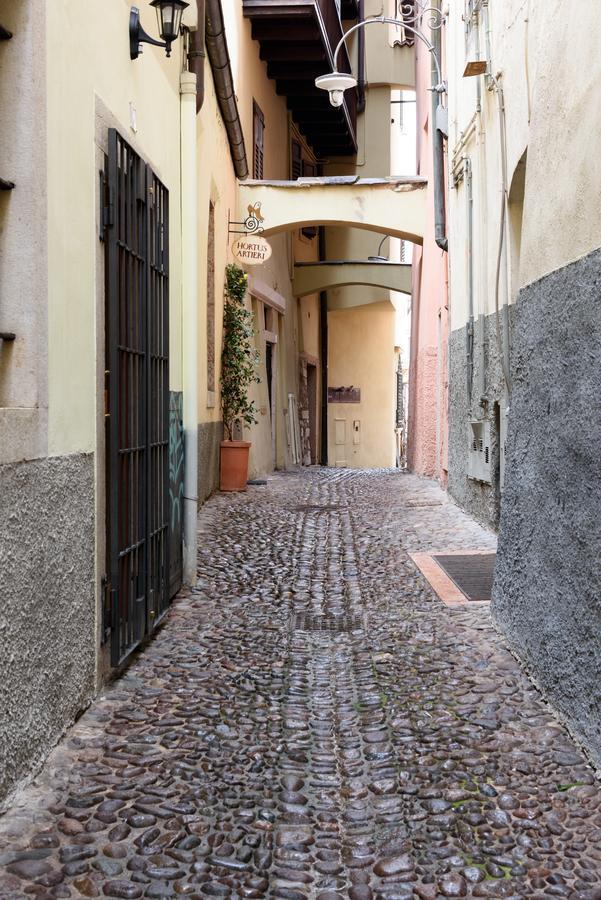 B&B And Apartments Al Duomo เตรนโต ภายนอก รูปภาพ