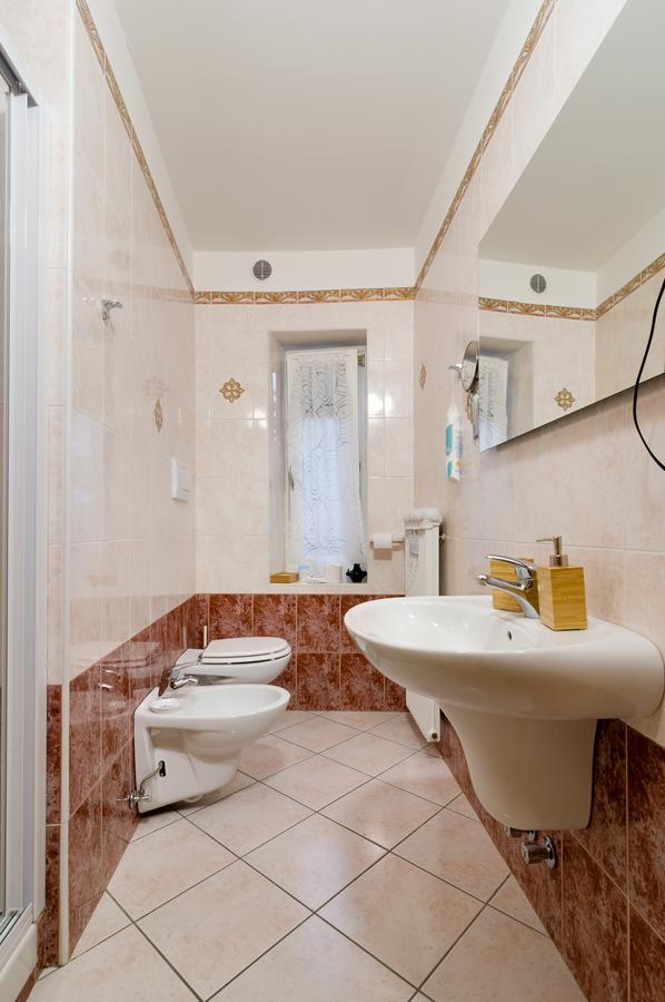B&B And Apartments Al Duomo เตรนโต ภายนอก รูปภาพ