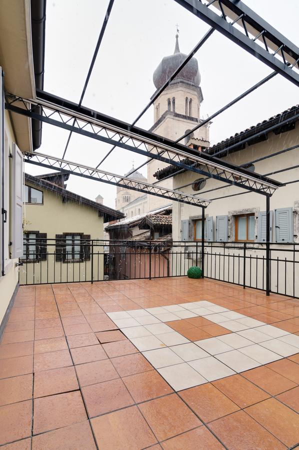 B&B And Apartments Al Duomo เตรนโต ภายนอก รูปภาพ